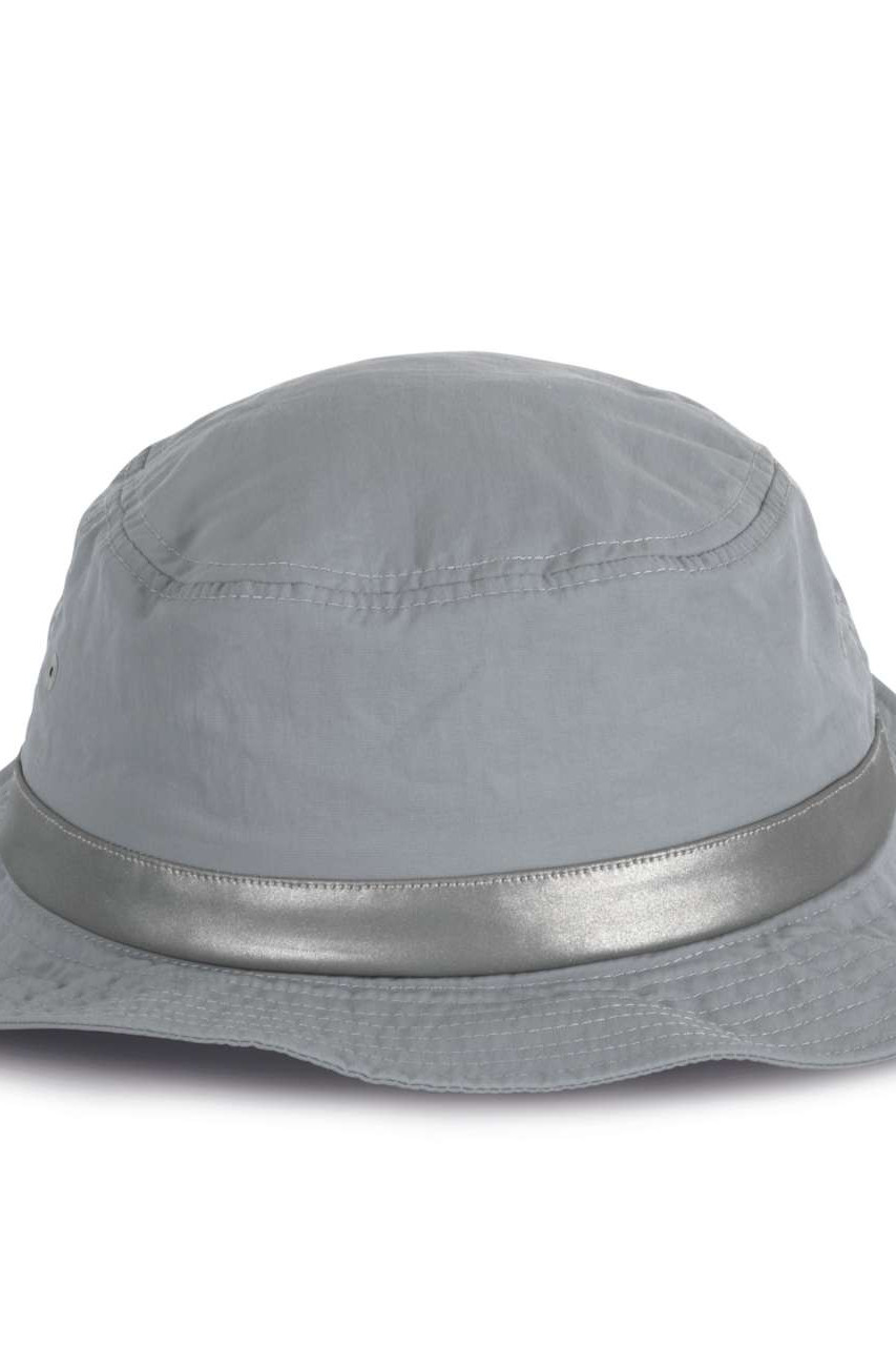 HAT WITH WIDE HEMS