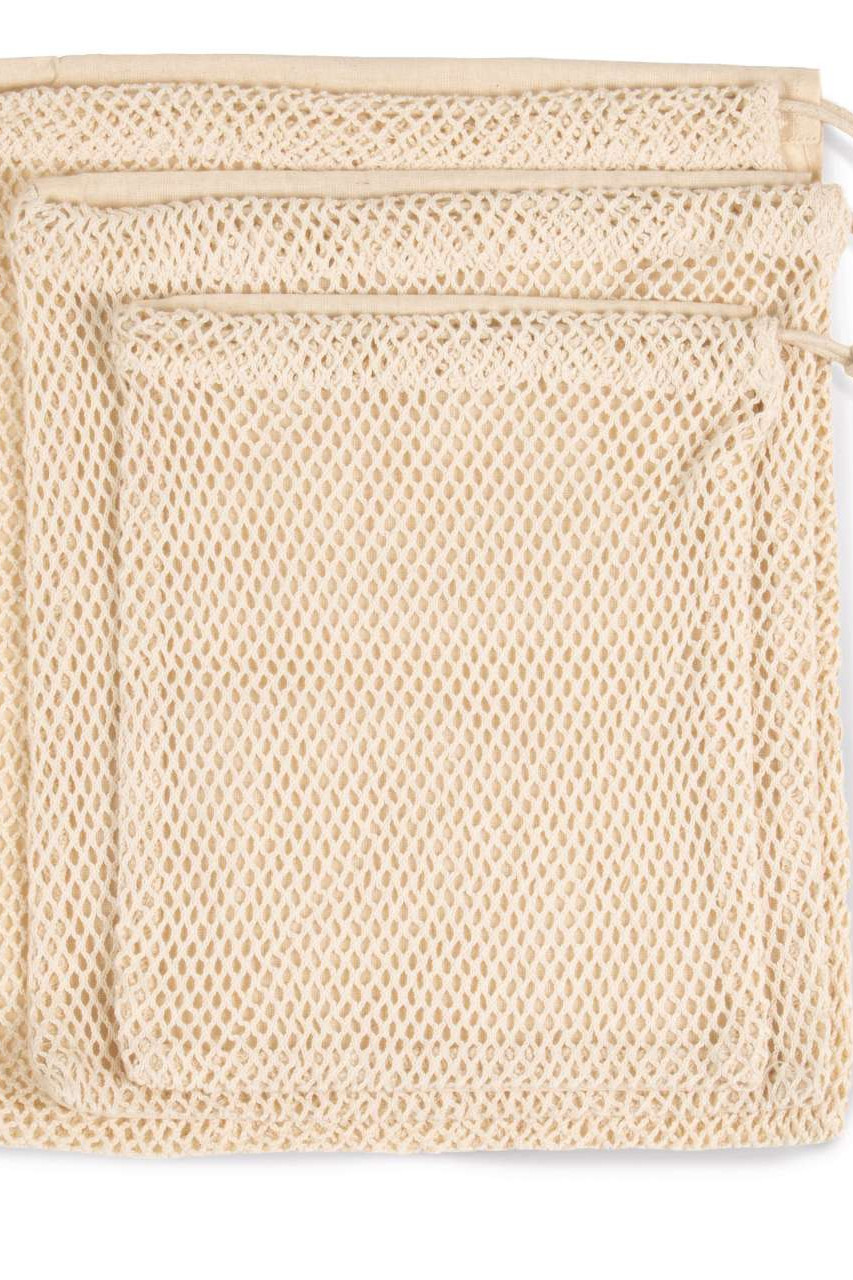 MESH BAG WITH DRAWSTRING CARRY HANDLE