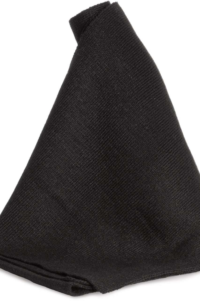 KNITTED SCARF