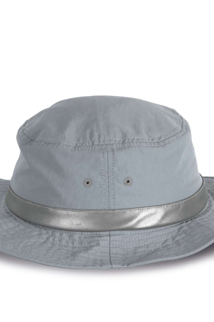 HAT WITH WIDE HEMS