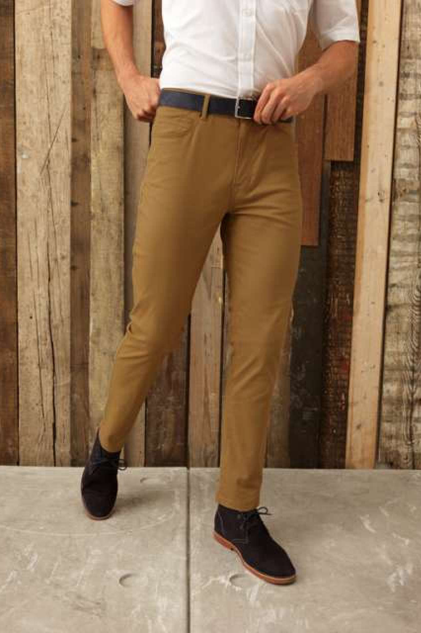 MEN'S PERFORMANCE CHINO JEANS